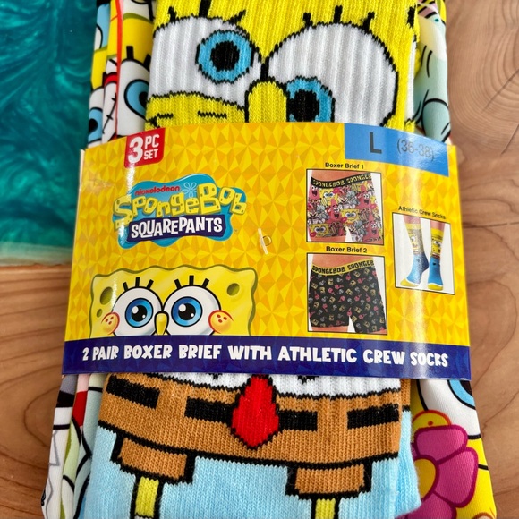 SpongeBob SquarePants Yellow and Blue Boxer Briefs with Socks - Picture 3 of 4